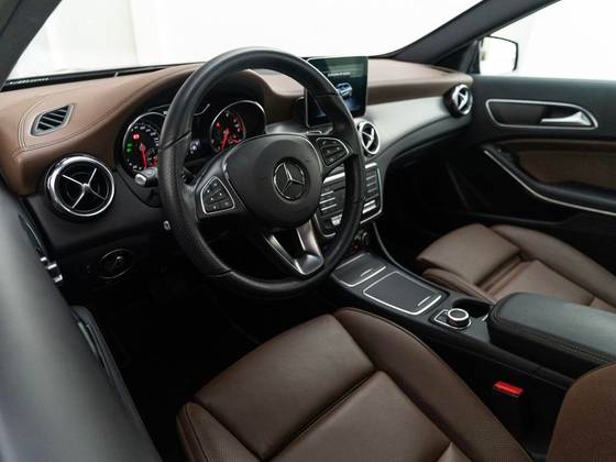 MERCEDES-BENZ GLA 200 1.6 CGI FLEX ENDURO 7G-DCT